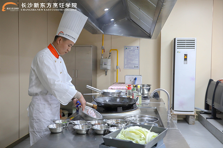 �Lɳ�N���WУ