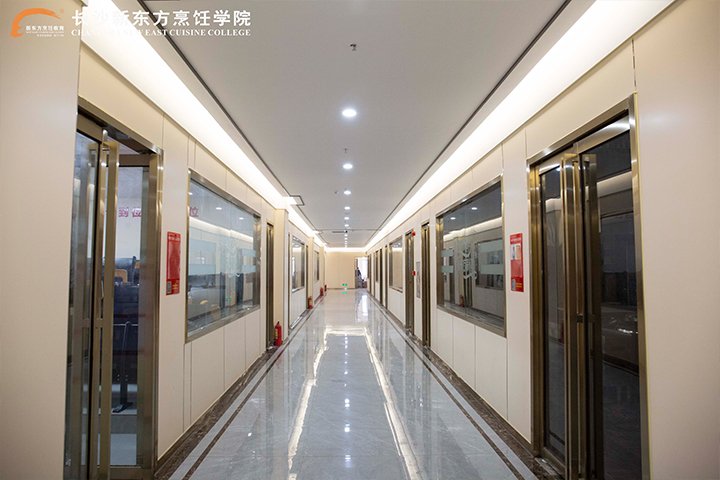 �I(y��)���g(sh��)�W(xu��)У