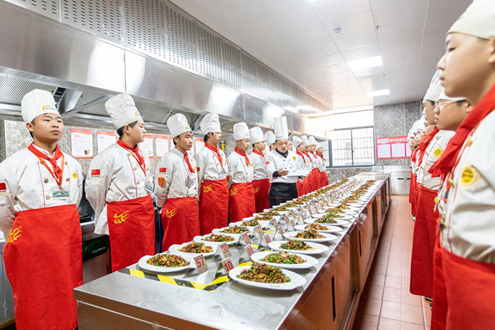 �I(y��)����