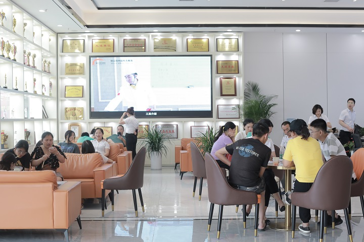 長(zhǎng)沙新東方烹飪學(xué)校