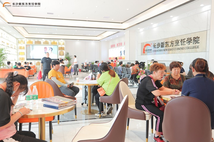 長沙新東方夏秋季招生正在火熱進(jìn)行