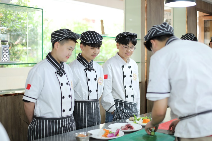 推薦初高中學(xué)的專業(yè)—西餐料理專業(yè)