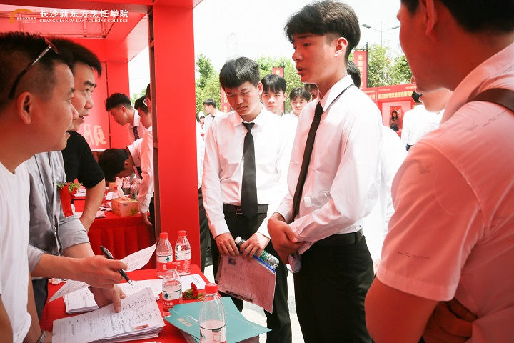 湖南職校畢業(yè)生為什么這么“搶手”