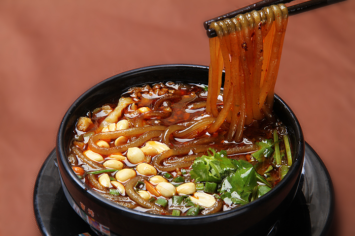 周末小吃培訓(xùn)班——創(chuàng)業(yè)項(xiàng)目酸辣粉