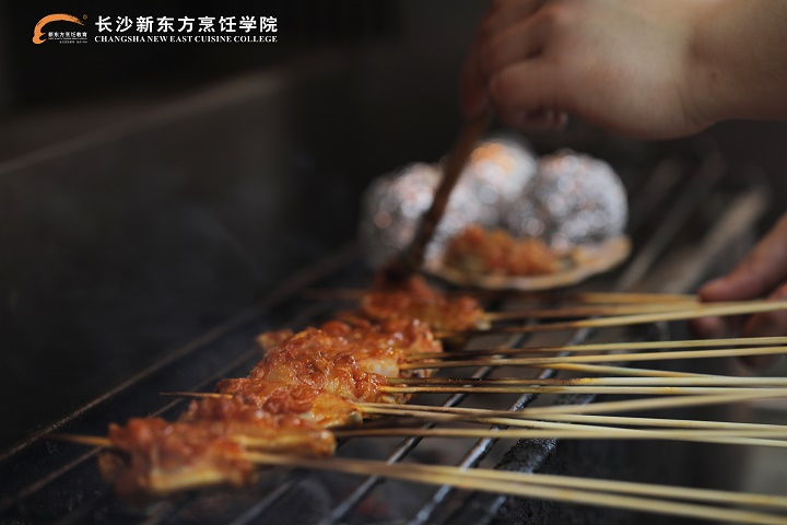 特色鍋?zhàn)邢盗? style=