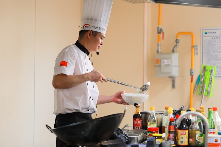 �Lɳ�|����WУ