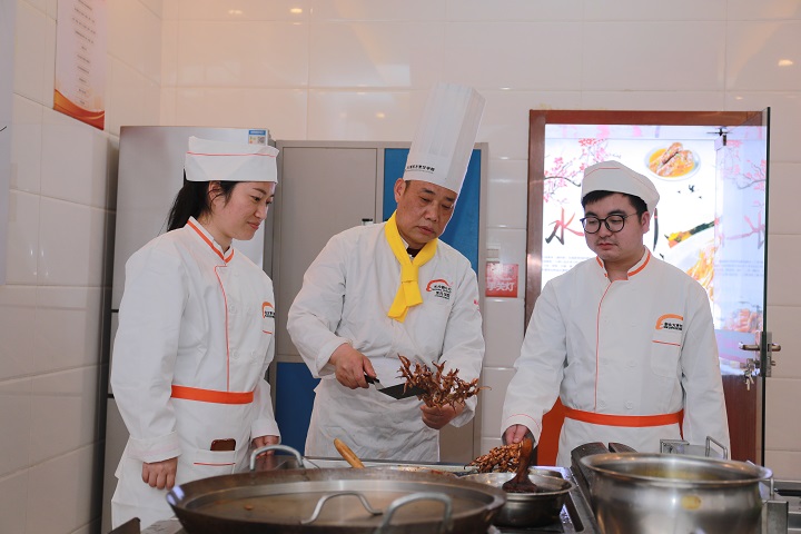 ���ϏN���ٳɰ�������^���V