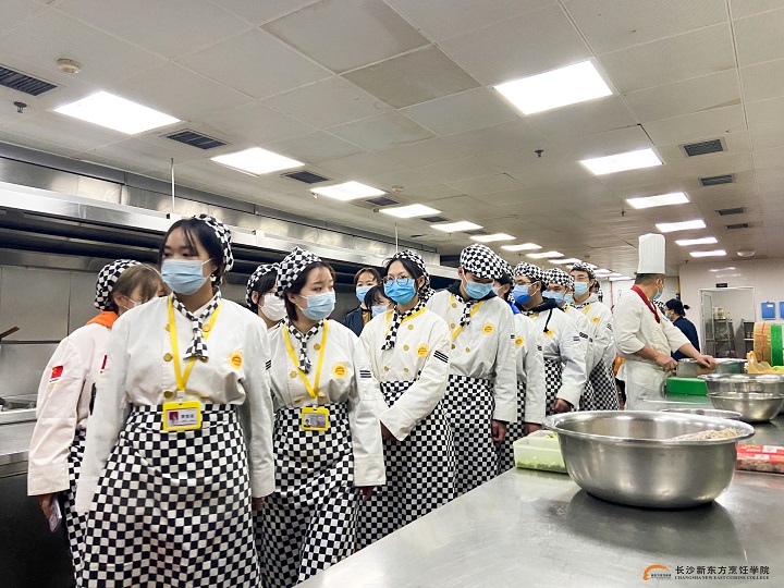 百強名企觀摩行