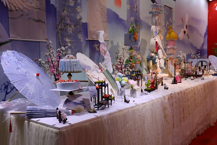 西點(diǎn)展臺(tái)