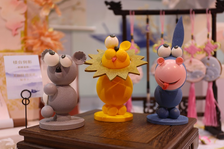 西點(diǎn)展臺(tái)