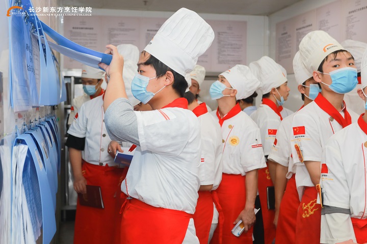 �I(y��)���g(sh��)�W(xu��)У