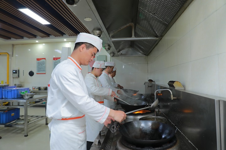 �Lɳ�|����WУ