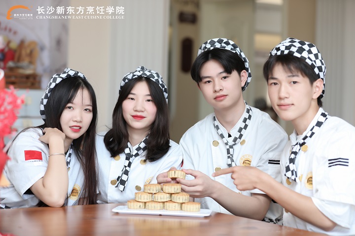 ���c(di��n)��(zhu��n)�I(y��)