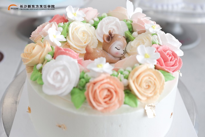 18歲左右的女生學(xué)西點(diǎn)有哪些發(fā)展前景