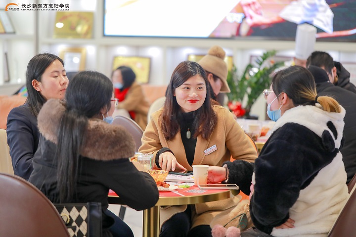 長(zhǎng)沙新東方烹飪學(xué)校報(bào)名現(xiàn)場(chǎng)
