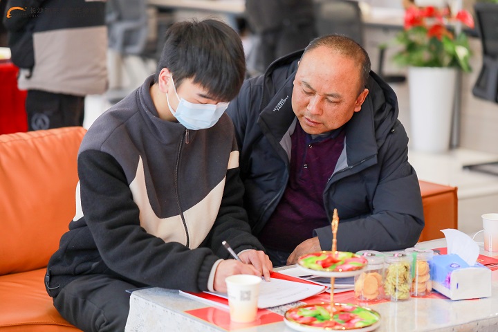 長(zhǎng)沙新東方烹飪學(xué)校報(bào)名現(xiàn)場(chǎng)