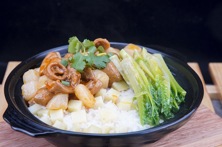 ����������g����W