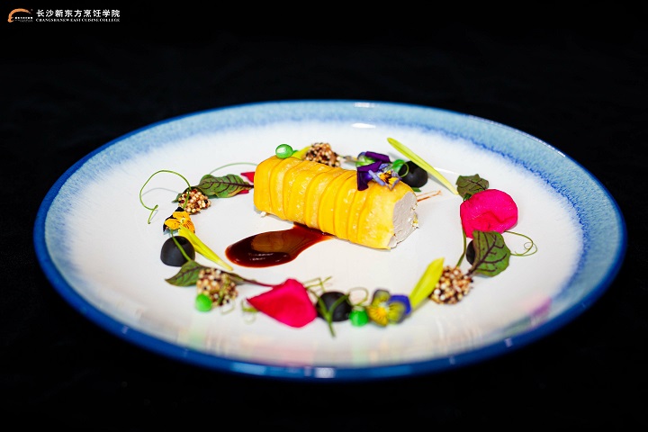 初中生畢業(yè)學(xué)西餐好還是學(xué)西點(diǎn)好