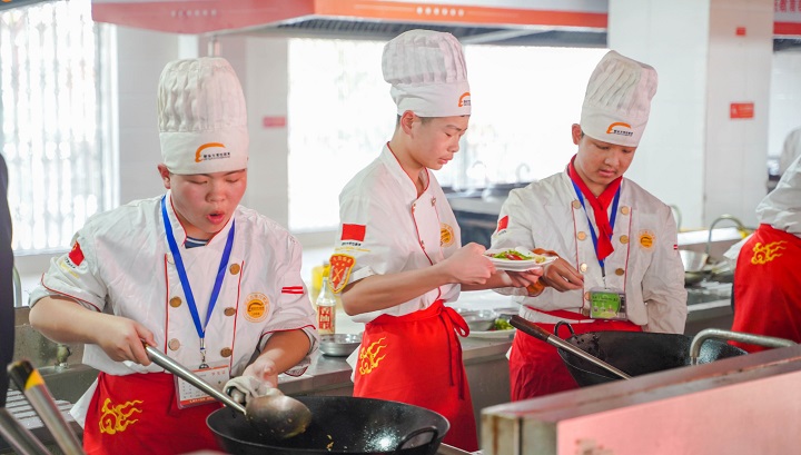 16�q���ҵ������W(xu��)�N���ò���