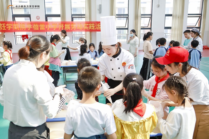 蓓蕾小學(xué)勞動實(shí)踐課活動