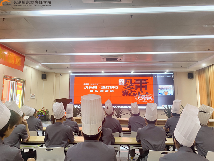 �ƶ���Ƹ��������У�T����