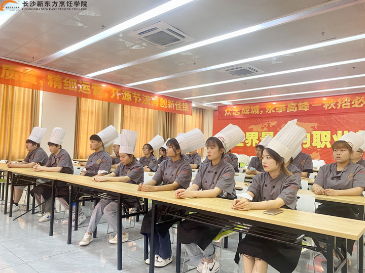 �ƶ���Ƹ��������У�T����