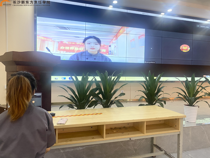 �ƶ���Ƹ��������У�T����