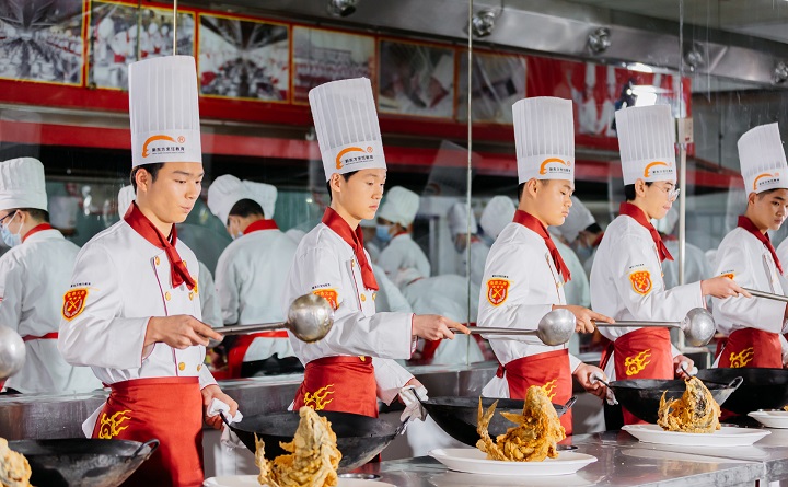 �I(y��)�WУ