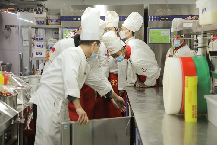 ��ͨ�˼ҵĺ�����������δ����·����������