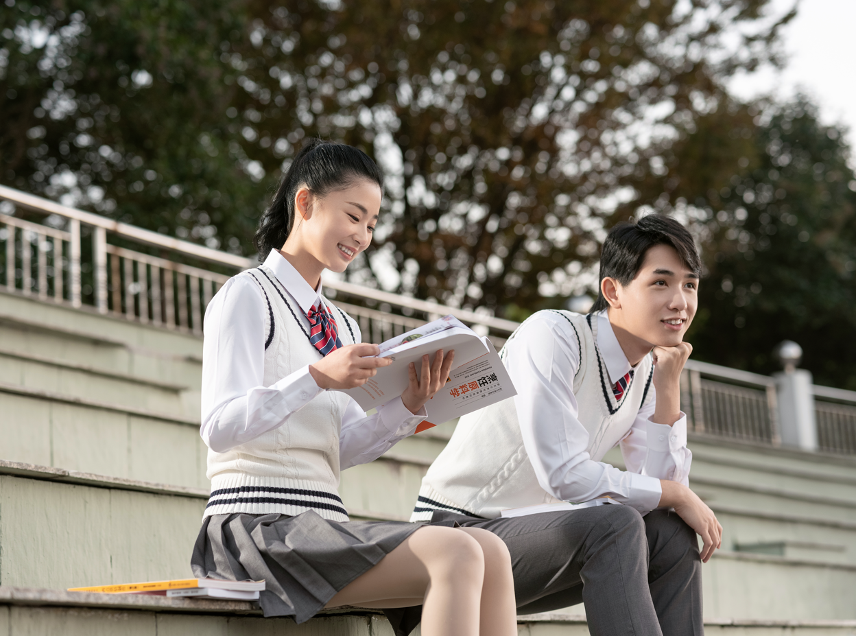 家長應(yīng)該如何正確引導(dǎo)孩子