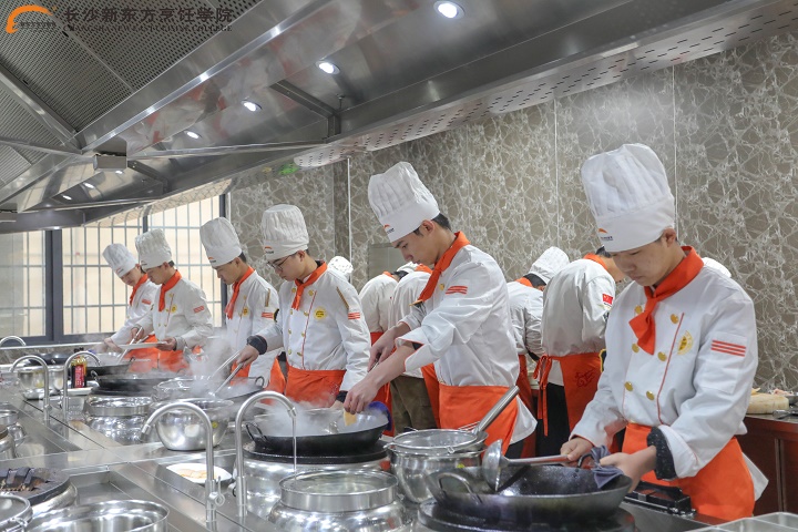 �I(y��)�W(xu��)У����ͨ��������Щ�^(q��)�e