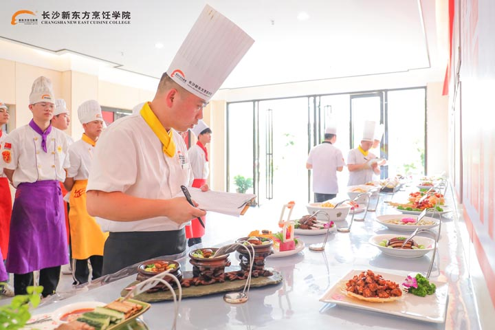 湖南學廚師做學徒好還是去專業(yè)學校培訓好