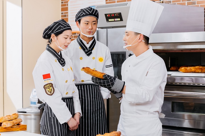 新東方烹飪學(xué)子們