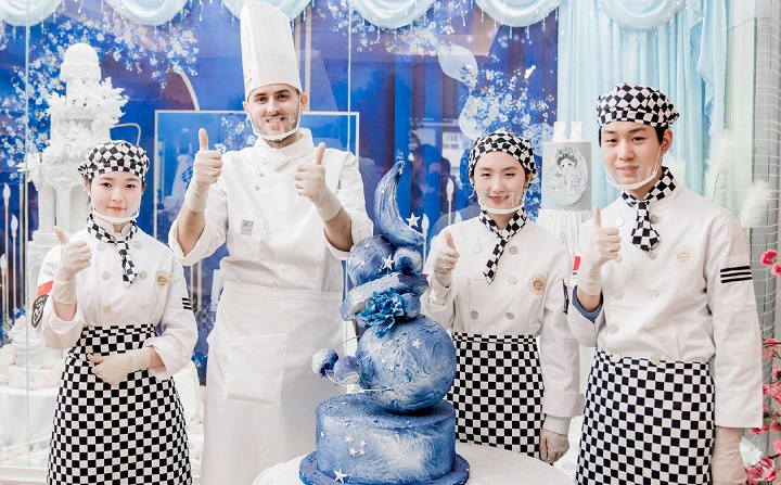 �I(y��)����