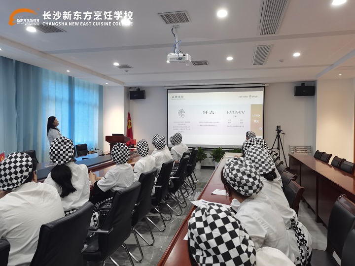 西點(diǎn)企業(yè)進(jìn)校