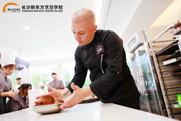 外籍教師進校園