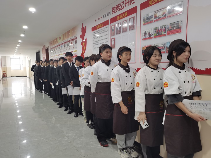 開展企業(yè)宣講會