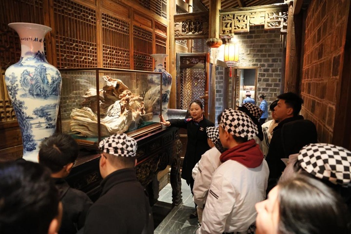 長(zhǎng)沙新東方烹飪學(xué)校走進(jìn)喜苑人文餐廳