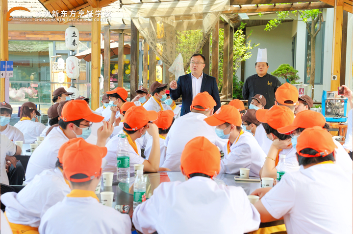 ϖ|߼(j)W(xu)У̽L(fng)ϲԷļСԺI(y)ҕҰ