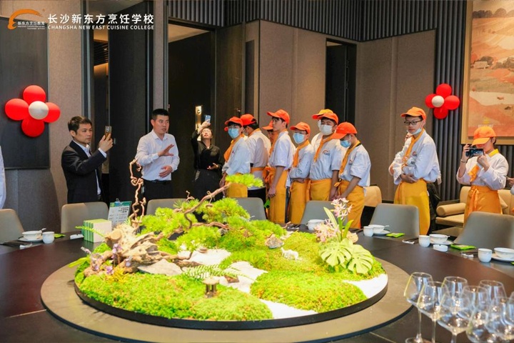 湖南東方高級技工學(xué)校學(xué)子走進(jìn)熙稻湘