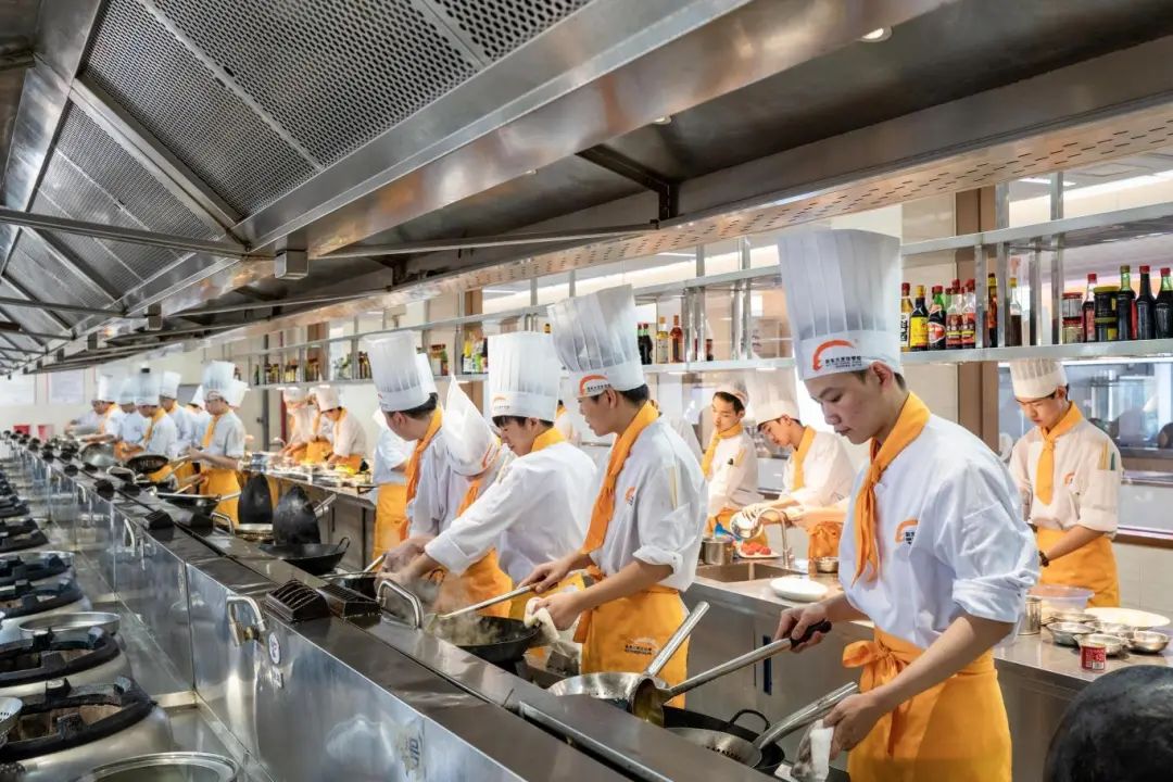 沒有初中畢業(yè)證可以讀職校學(xué)技術(shù)