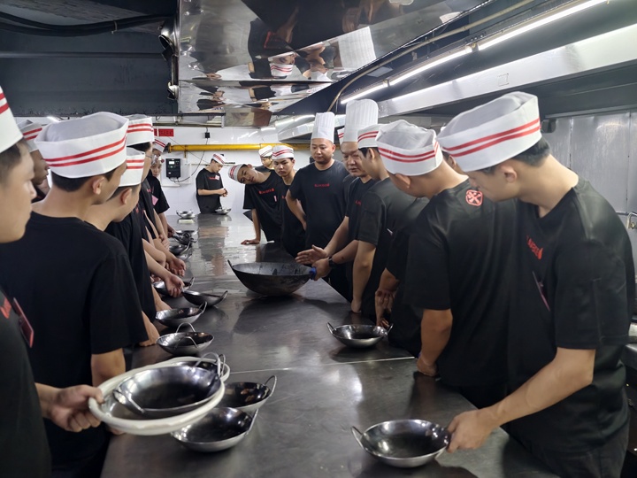 湖南東方高級(jí)技工學(xué)校&辣可可第12期產(chǎn)教融合訂單班正式開(kāi)班