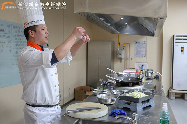 長(zhǎng)沙學(xué)廚師