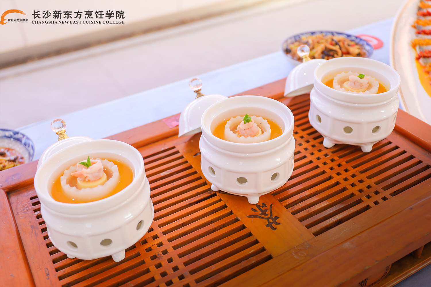 長沙新東方廚師學(xué)校報名學(xué)費多少