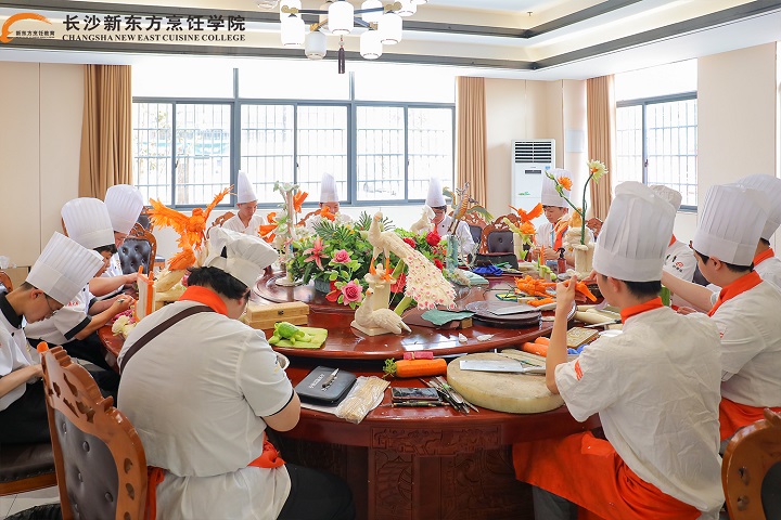 長沙新東方廚師學(xué)校報名學(xué)費多少