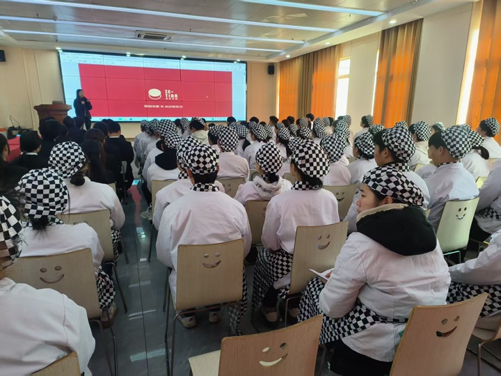 長沙新東方西點招聘會燃動校園