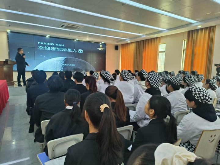 長沙新東方西點招聘會燃動校園