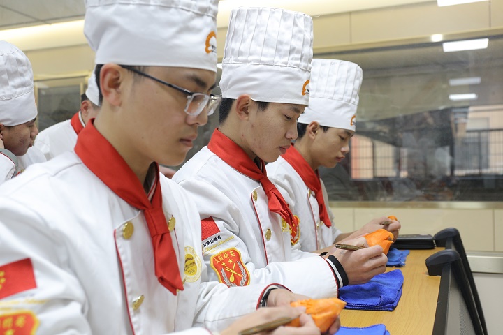 �Lɳ�W�N��